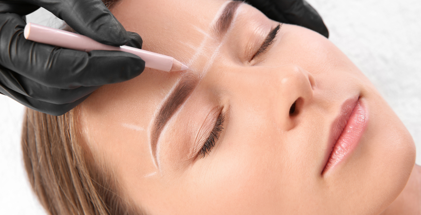 Augenbrauenlaminierung vs. Microblading