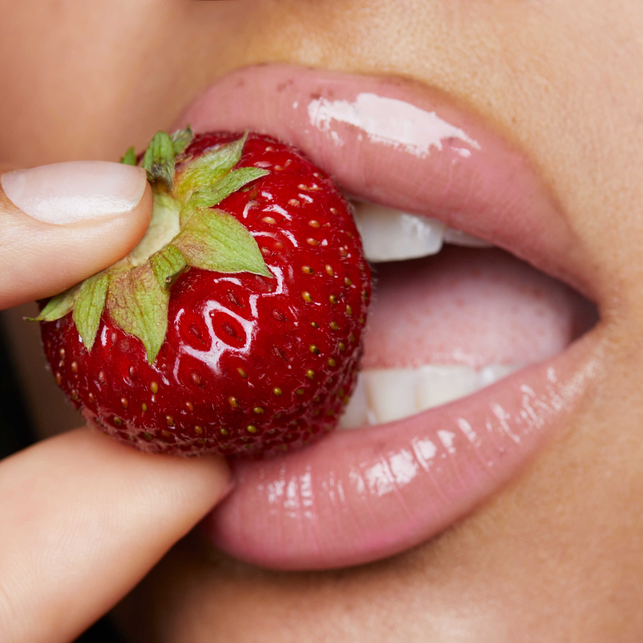 Glowy Lip Oil Berry Red